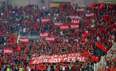 Serbët çmenden për parullat e tifozëve shqiptarë në ndeshjen kundër Maqedonisë