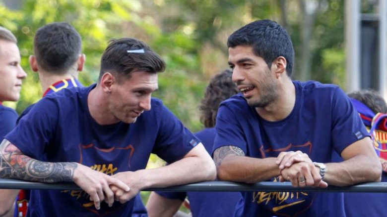 Messi, Suarez dhe Pique regjistrojnë fëmijët në akademi