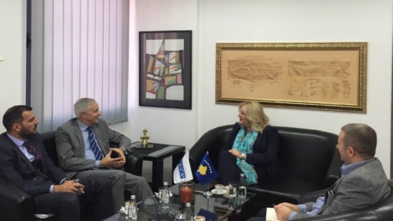 Schlumberger: OSBE do të vazhdojë angazhimin në forcimin e institucioneve të Kosovës