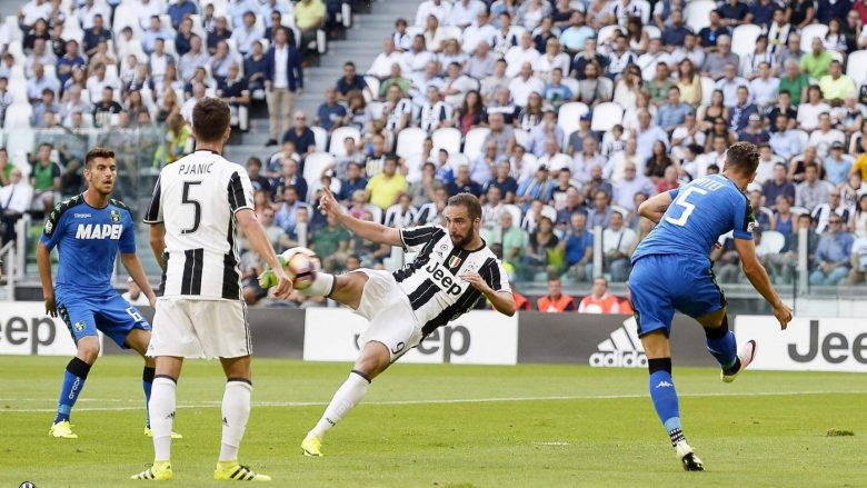 Juventusi me Higuainin në sulm drejt rekordeve