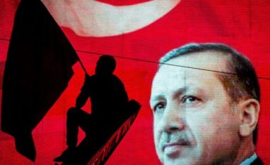 Turqia liron rreth 34 mijë të burgosur ‘për të liruar hapësirën për puçistët’
