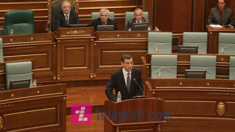 Veseli: Qytetarët presin t’i përfaqësojmë përmes debatit, jo përmes dhunës e bllokimeve