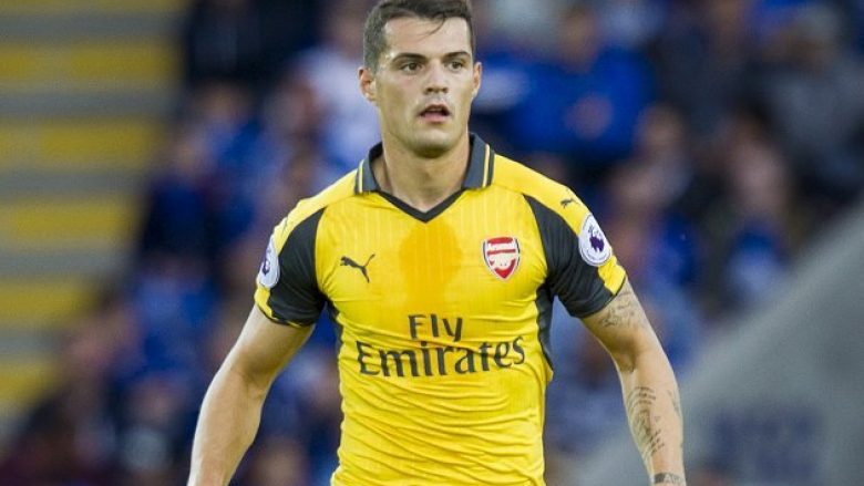 Legjenda e Arsenalit: Xhaka duhet të bëhet kapiten, Wenger nuk deshi ta blente në fillim