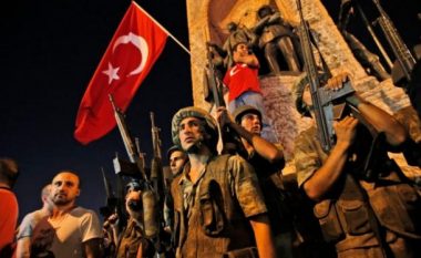 Në Turqi gjendja e jashtëzakonshme vazhdohet për edhe tre muaj