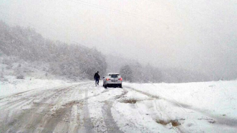 Bora befason Sarajevën,  shkakton kaos në rrugë