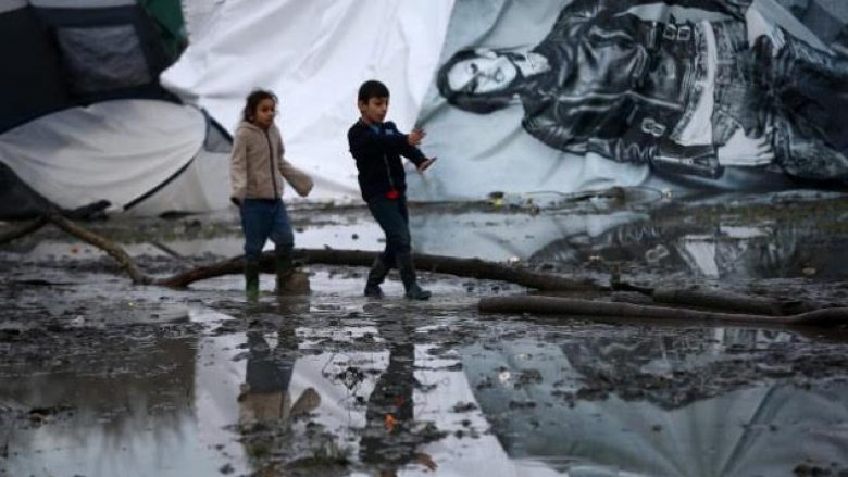 Greqi: Fëmijët refugjatë nuk i duan në shkolla