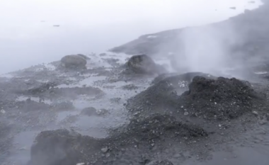 Shikoni si piqet buka në gejzerët e Islandës (Video)