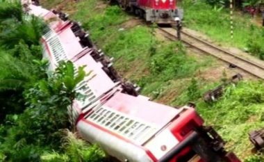 Rrotullohet treni në Kamerun, 53 të vdekur dhe 300 të lënduar (Video)