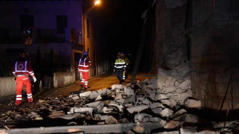 Tërmetet në Itali, ‘shkundin’ Koloseumin dhe Pateonin (Foto/Video)