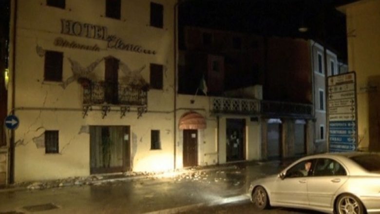 Panik dhe britma, momente nga tërmeti që tronditi Italinë (Video)