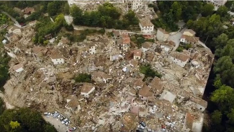 Publikohen pamjet shokuese të tërmetit shkatërrues në Itali në formatin 3D (Video)
