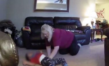 Kujdestarja filmohet duke tërhequr zvarrë vogëlushin me sindromën Down (Foto/Video)