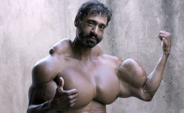 Njihuni me ‘Hulkun’ brazilian që e ka bicepsin 60 centimetra (Foto/Video)
