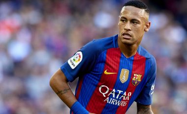 Zyrtare: Neymar nënshkruan rinovimin të premten me Barcën