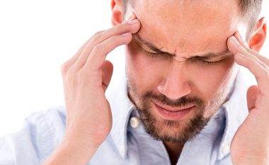 Eliminoni dhembjen e kokës dhe stresin për një minutë – shtypni këtë pikë të trupit