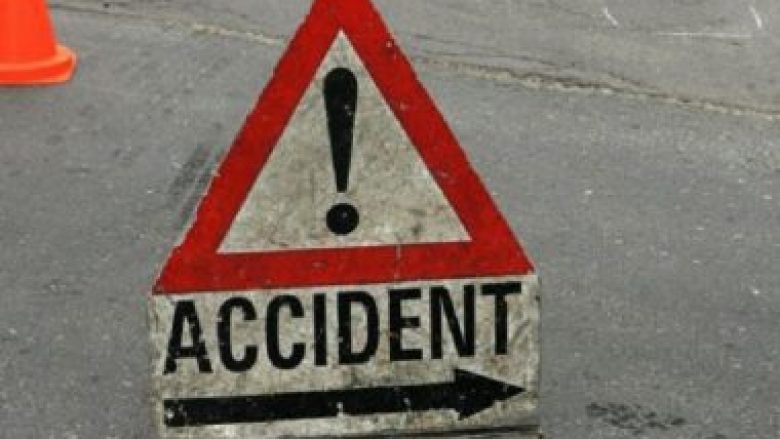 Dy të lënduar në një aksident trafiku në Vushtrri