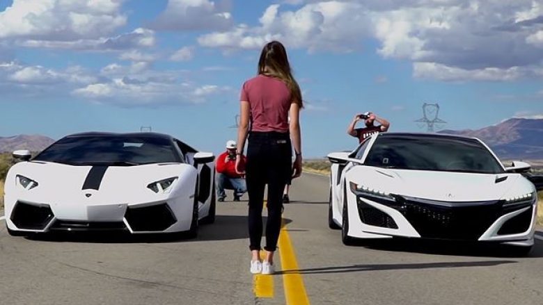 Aventador Vs. NSX: Gara mes superveturave që e kanë një gjë të përbashkët (Video)