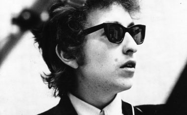 Bob Dylan është fituesi i Çmimit Nobel për Letërsi