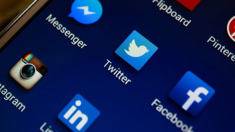 Facebook dhe Twitter po humbin popullaritetin, të rinjtë po i fshijnë llogaritë