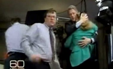 Incidenti që për pak nuk i mori jetën Hillary Clintonit (Video)