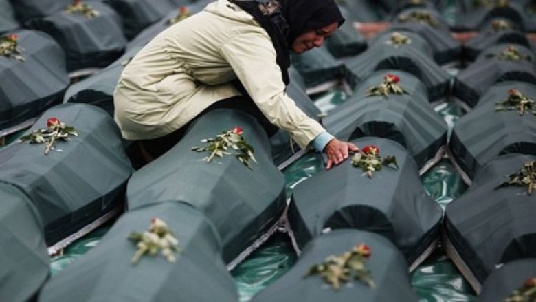 Holanda mohon përgjegjësinë për masakrën e Srebrenicës