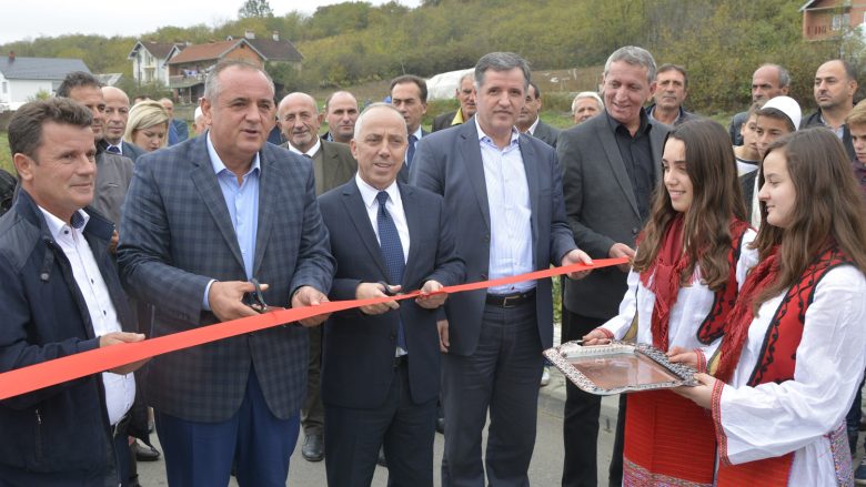 Fillojnë punimet për ndërtimin e  dy rrugëve në rajonin e Prizrenit dhe Dragashit