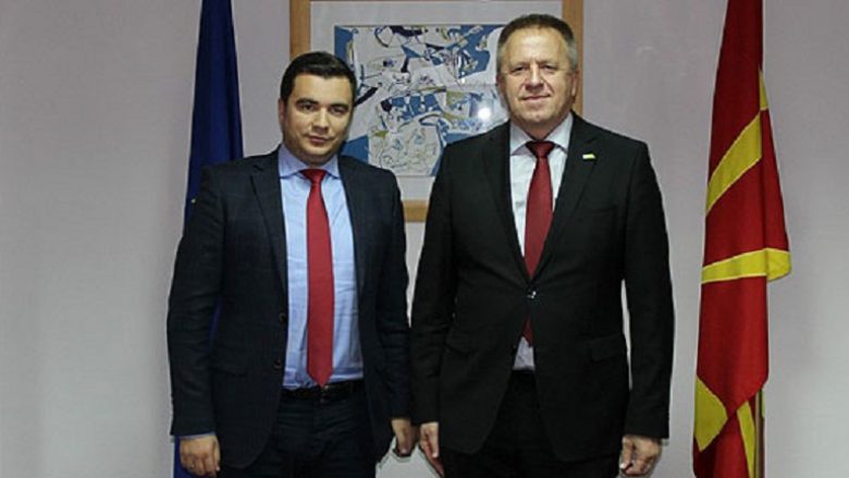 Turizmi në fokusin e takimit të ministrave Kuçi dhe Poçivalshek