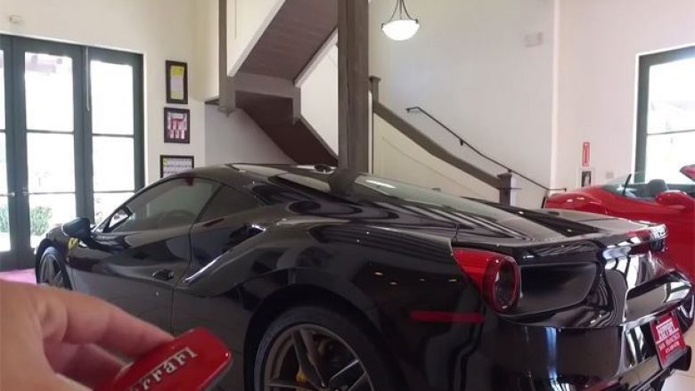 Kështu duket nga afër, Ferrari 488 GTB që lansohet më 2017 (Video)