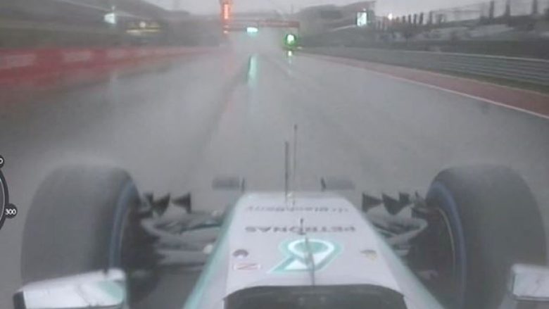 Lewis Hamilton – i shpejtë dhe i qëndrueshëm edhe në pistën e lagur (Video)