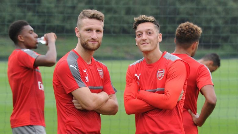 Mustafi kopjon festimin e golave nga Ozil (Foto)