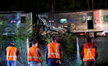 Treni del nga binarët në afërsi të New Yorkut, dhjetëra të plagosur  (Video)