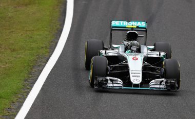Një hap më afër titullit, Rosberg triumfon në Japoni