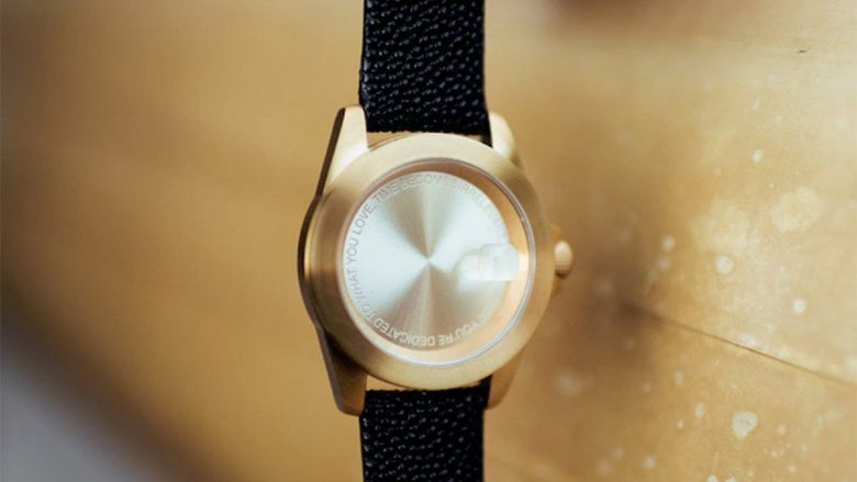 Ora që nuk është orë, gjëja më e çuditshme që mund të blini në internet (Foto)