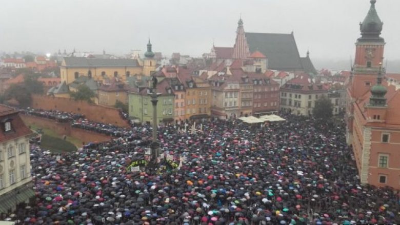 Parlamenti i Polonisë refuzon ligjin kundër abortit