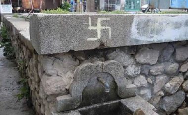 Simbole naziste në qendër të Kavadarit (Foto)