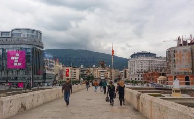 Gjuha shqipe nëpër Shkup shkruhet me Google Translate (Video)