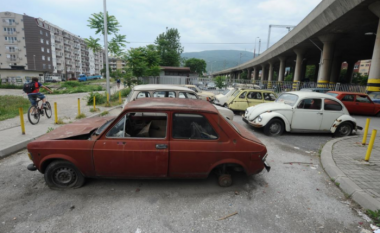 Në Maqedoni, një veturë pret pronarin e saj