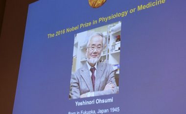 Yoshinori Ohsumi nga Japonia fiton Nobelin për Mjekësi