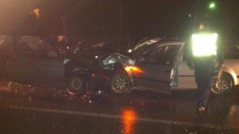 Aksident mes tri veturave në Gjilan, humb jetën një person