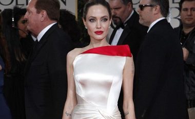 Angelina Jolie pas divorcit, fillon bisedimet për filmin e radhës (Foto)