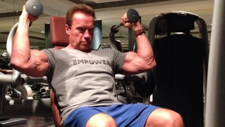 Se vitet janë vetëm numra, këtë e dëshmon Arnold Schwarzenegger (Foto/Video)