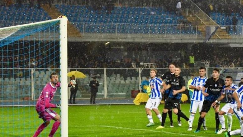 Ndeshja në Serie A ku përballeshin shqiptarët, ndërpritet shkaku i tërmetit (Video)