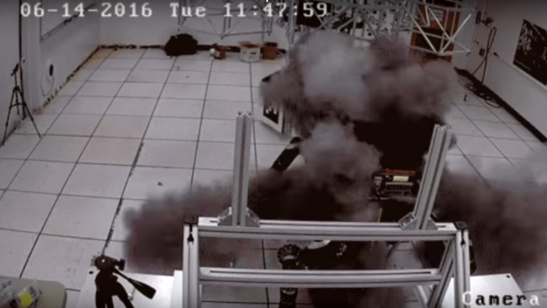 Pamje shokuese: Shpërthen roboti ushtarak i NASA-s, shkak dështimi i baterisë! (Video)