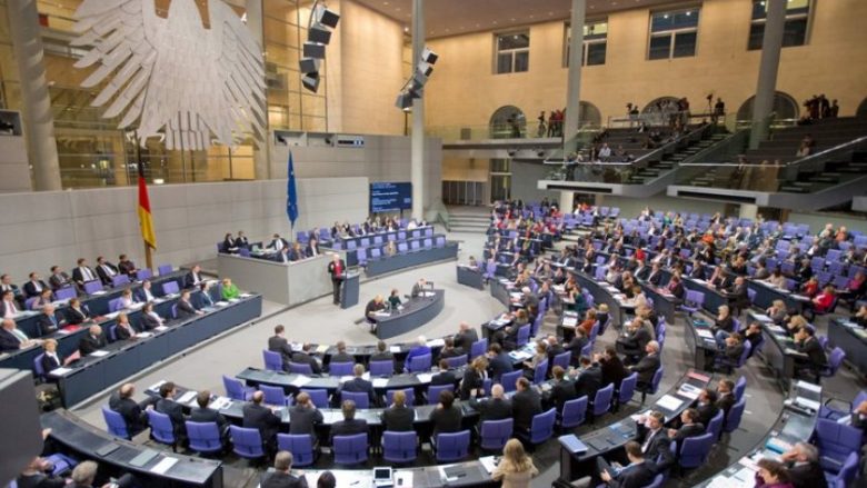 Kosova “qortohet” nga Bundestagu
