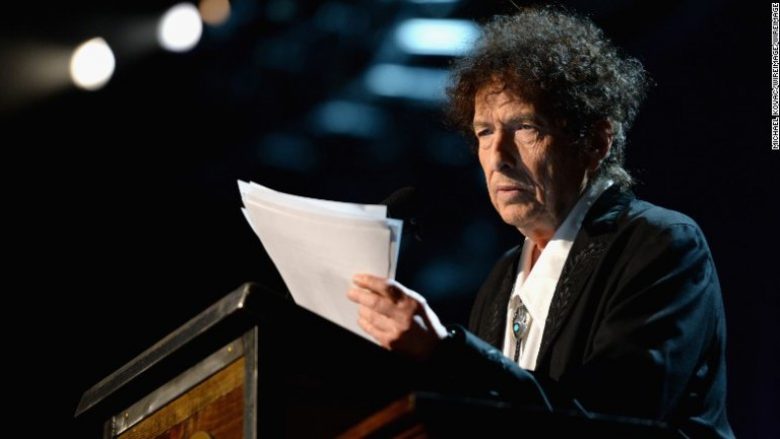 Bob Dylan e refuzon çmimin Nobel për Letërsi?