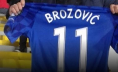 Fanella e mesfushorit të Interit përfundon në duart e ish futbollistit kosovar