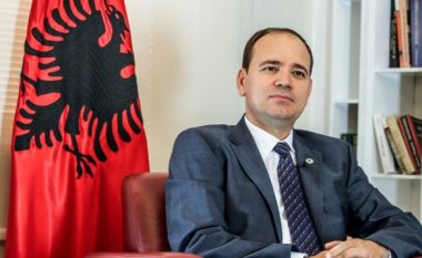 Nishani: Politika të dënojë krimet e komunizmit