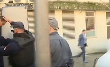 Merren në pyetje të arrestuarit nga Serbia në Malin e Zi (Video)
