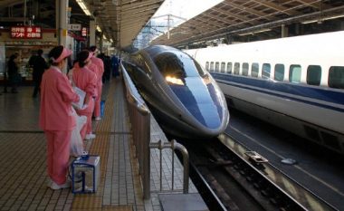 Pastrim ekspres, trenat japonezë bëhen “xixë” për 7 minuta (Video)