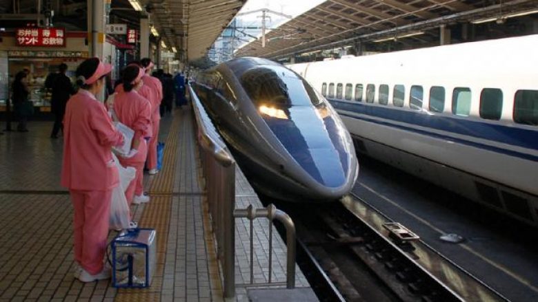 Pastrim ekspres, trenat japonezë bëhen “xixë” për 7 minuta (Video)